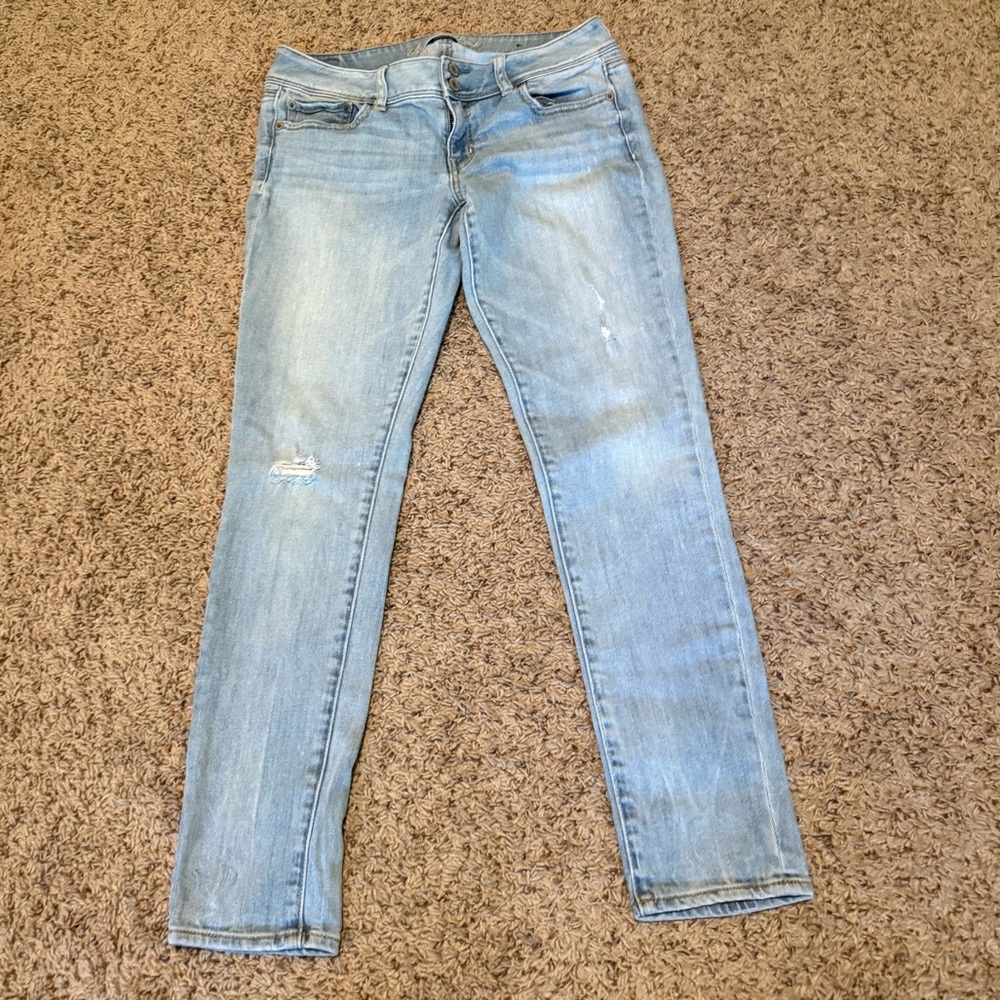 American Eagle Outfitters Light Wash Skinny Jeans